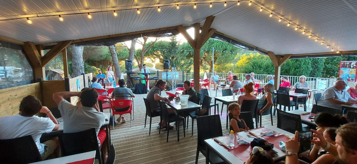 Restaurant / Bar / Terrasse