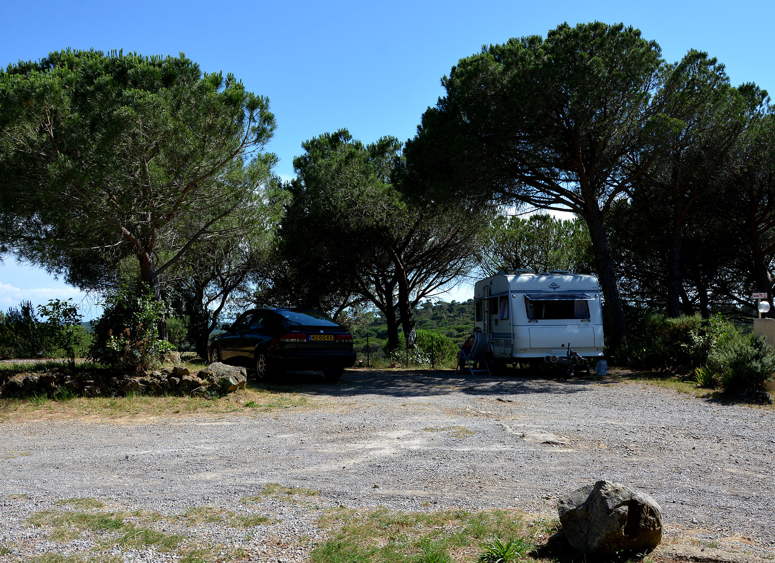 Sans électricité : Tente / Caravane / Camping-car
