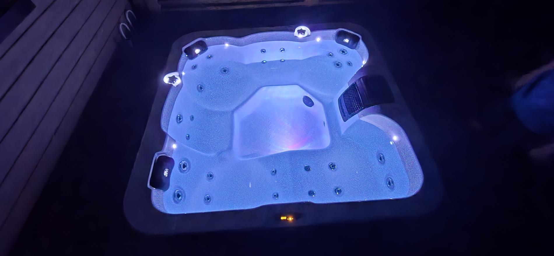 Signature JACUZZI 3Ch 2 SDB + TV + LV + CLIM + Terrasse couverte