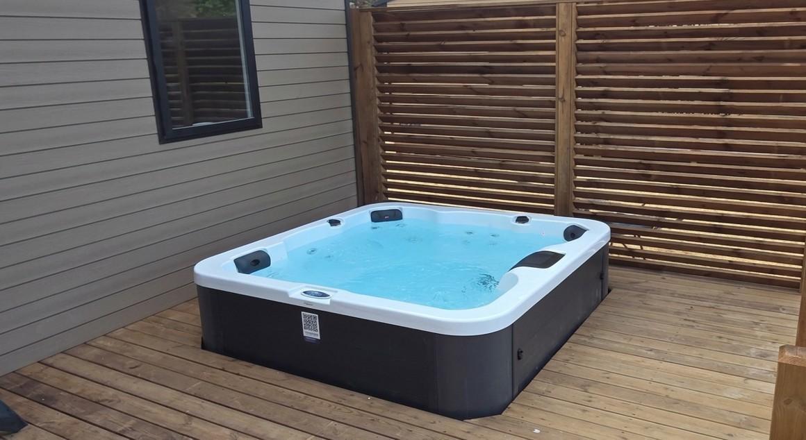 Signature JACUZZI 3Ch 2 SDB + TV + LV + CLIM + Terrasse couverte